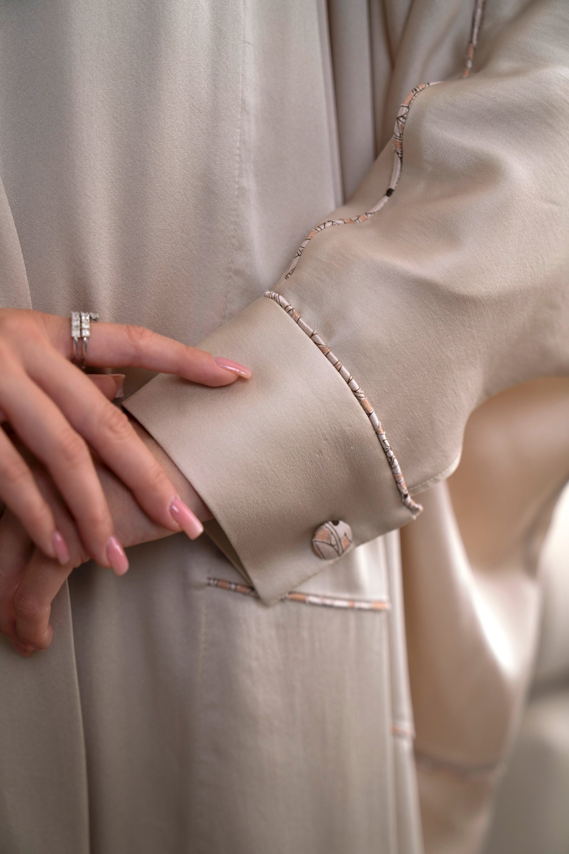 Silk Reverie - Beige