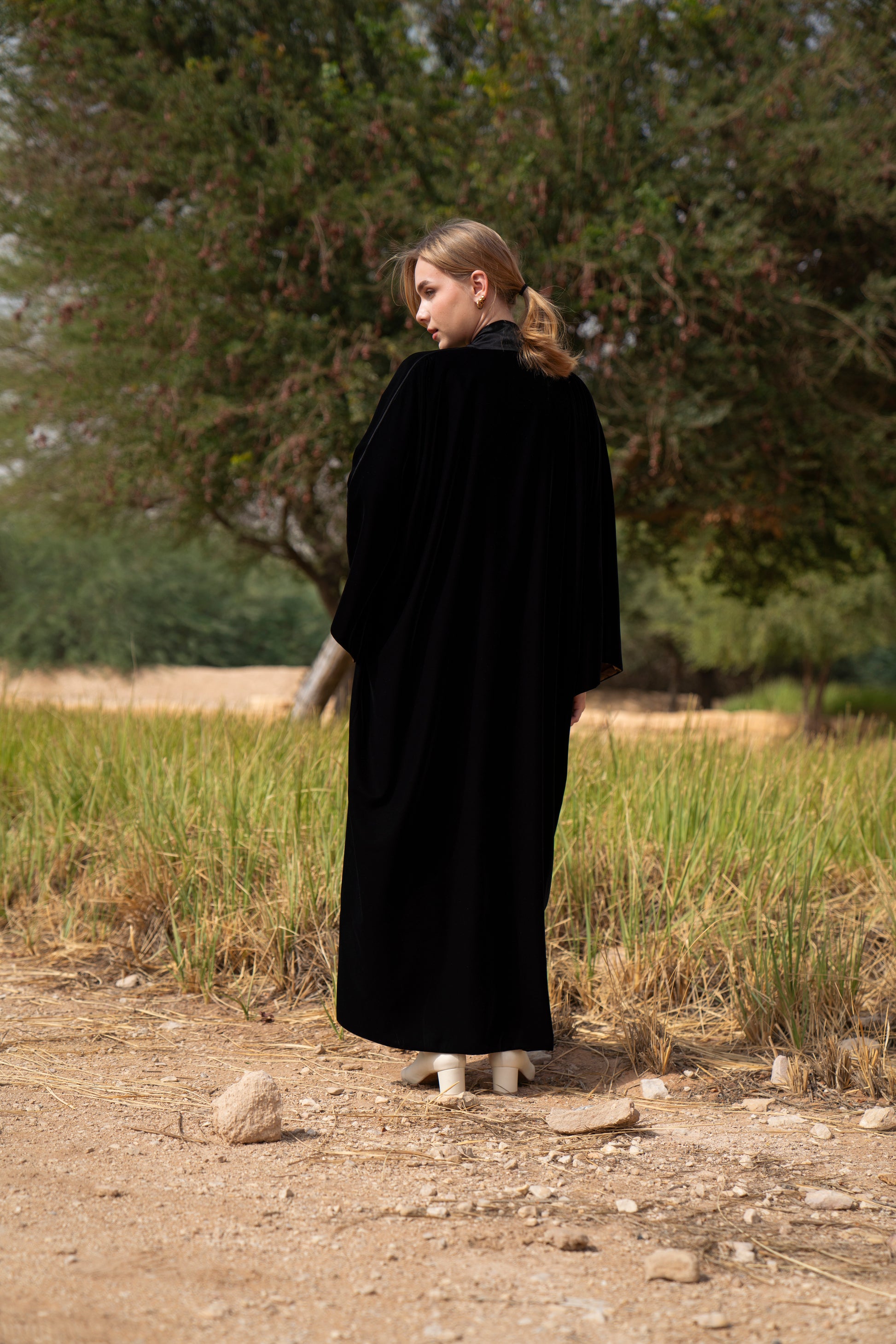 Velvet Grace - Black